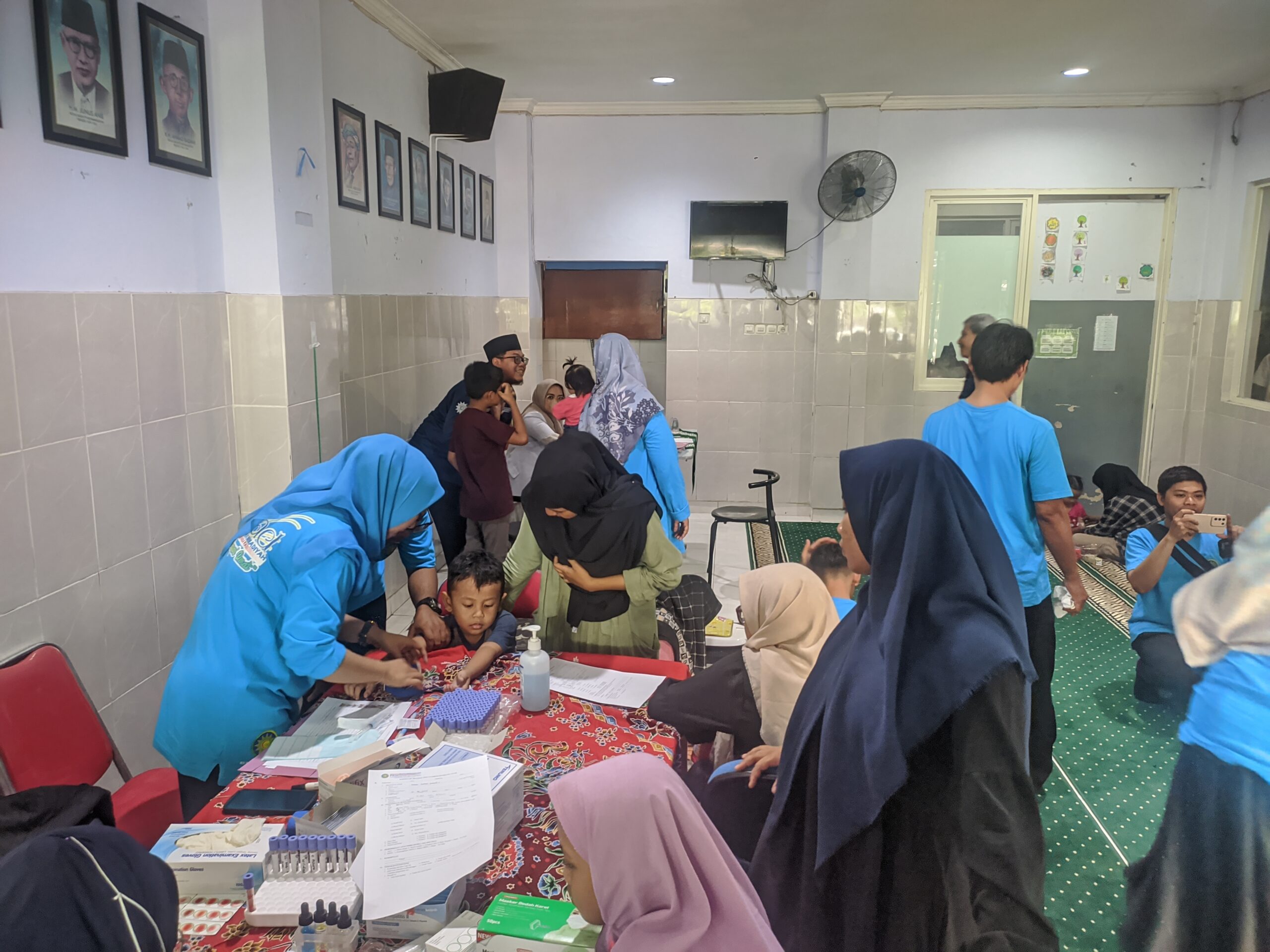 Tingkatkan Kualitas Kesehatan Anak Asuh, MPKS dan MPKU Muhammadiyah Surabaya Lakukan Screening Kesehatan di LKSAM Medokan Ayu